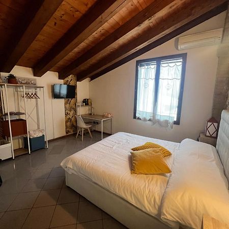 La Divina Hotel ซานตากาตา โบโลเญส ภายนอก รูปภาพ